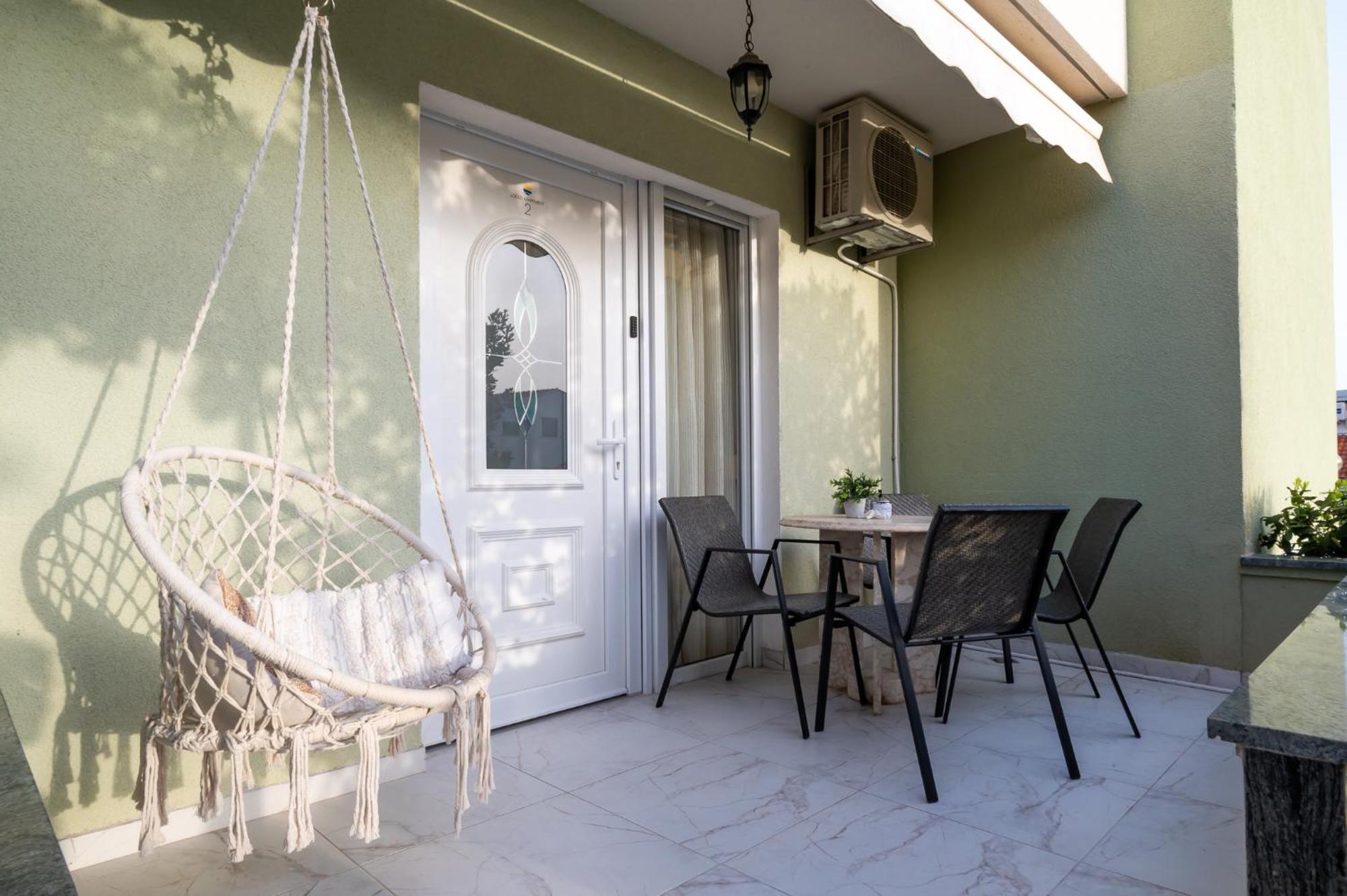 Locus Apartments Petrcane Exterior foto